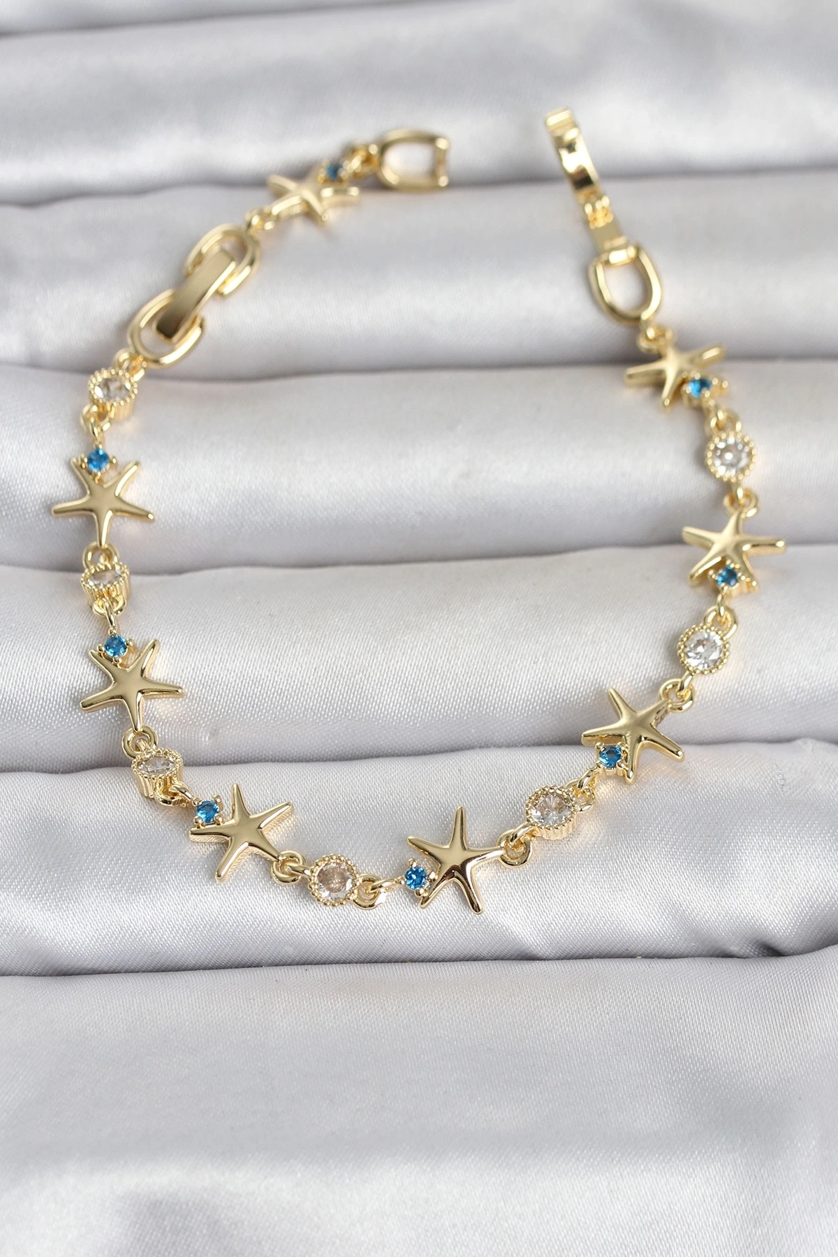 Pirinç Gold Renk Sıralı Deniz Yıldızı Model Kadın Bileklik