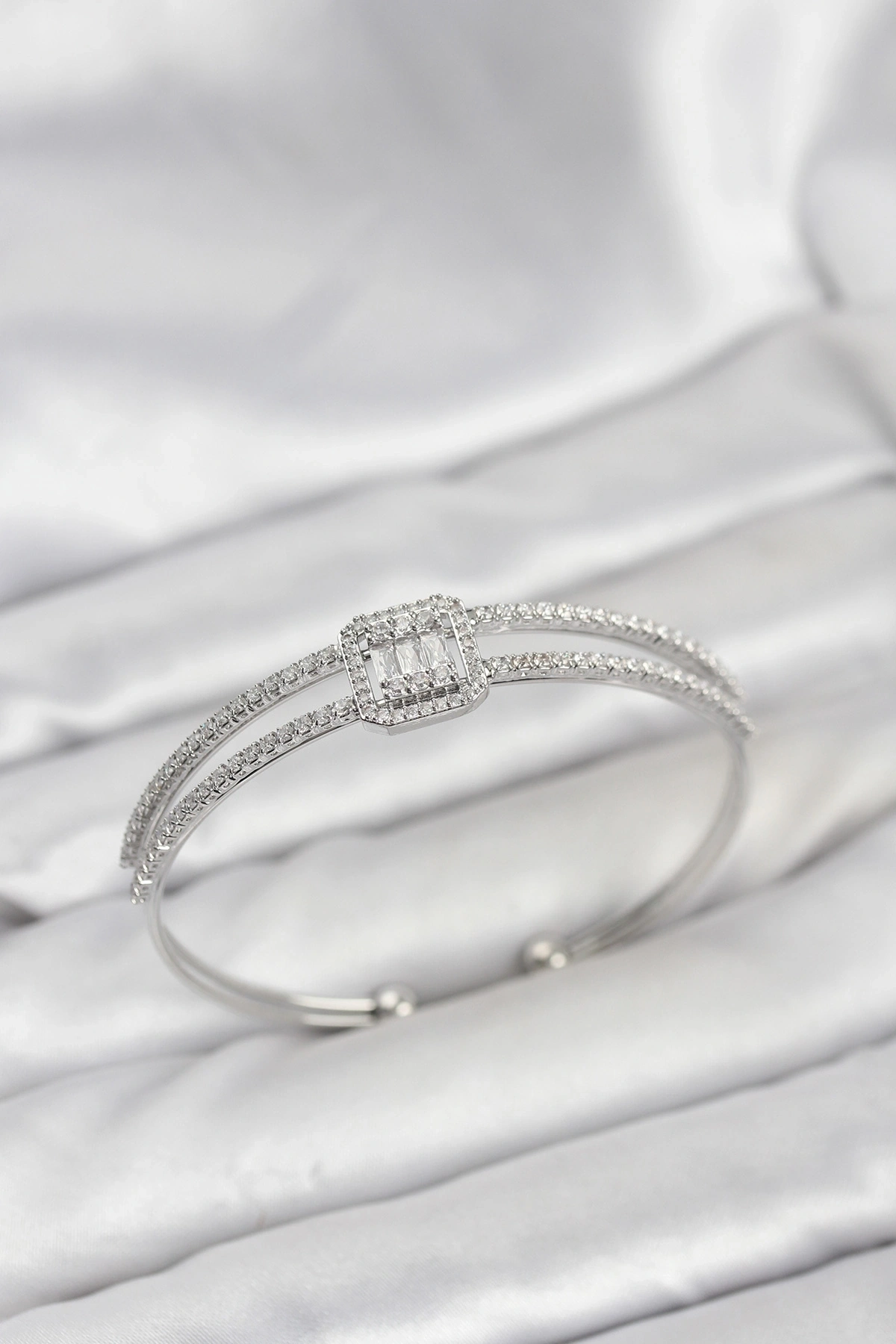 Pirinç Gümüş Renk Baget Model Kadın Bileklik