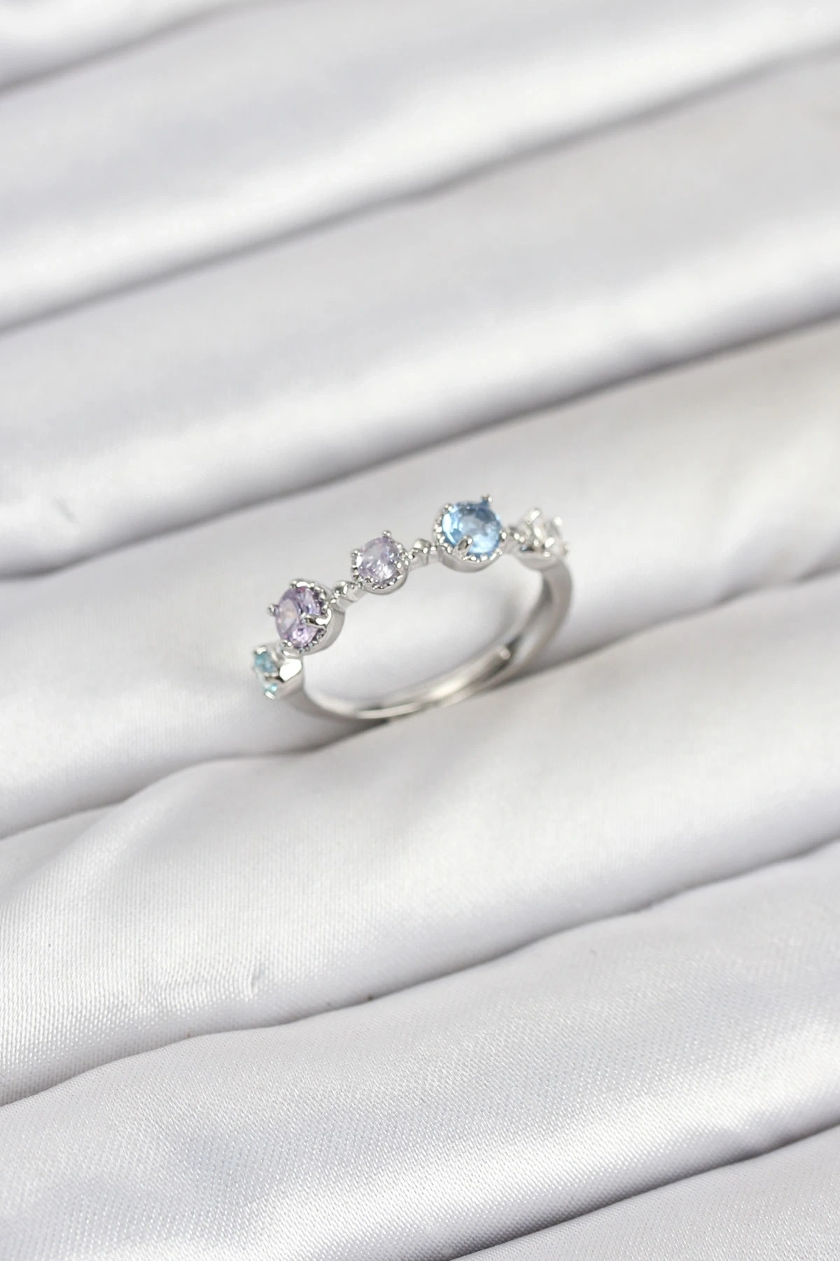 Pirinç Gümüş Renk Renkli Zirkon Taşlı Kadın Yüzük