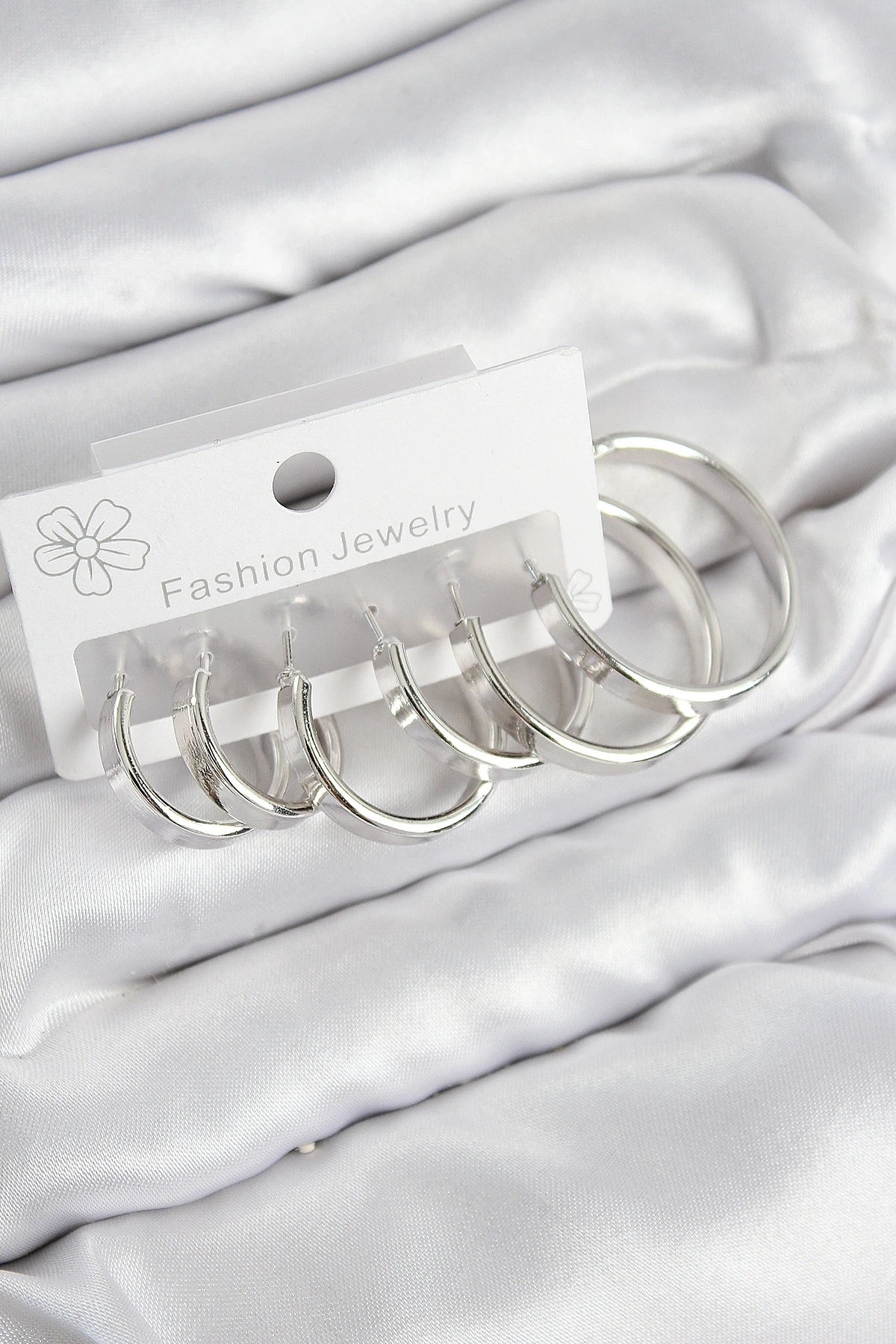 Pirinç Halka Model Gümüş Renk Kadın Set Küpe