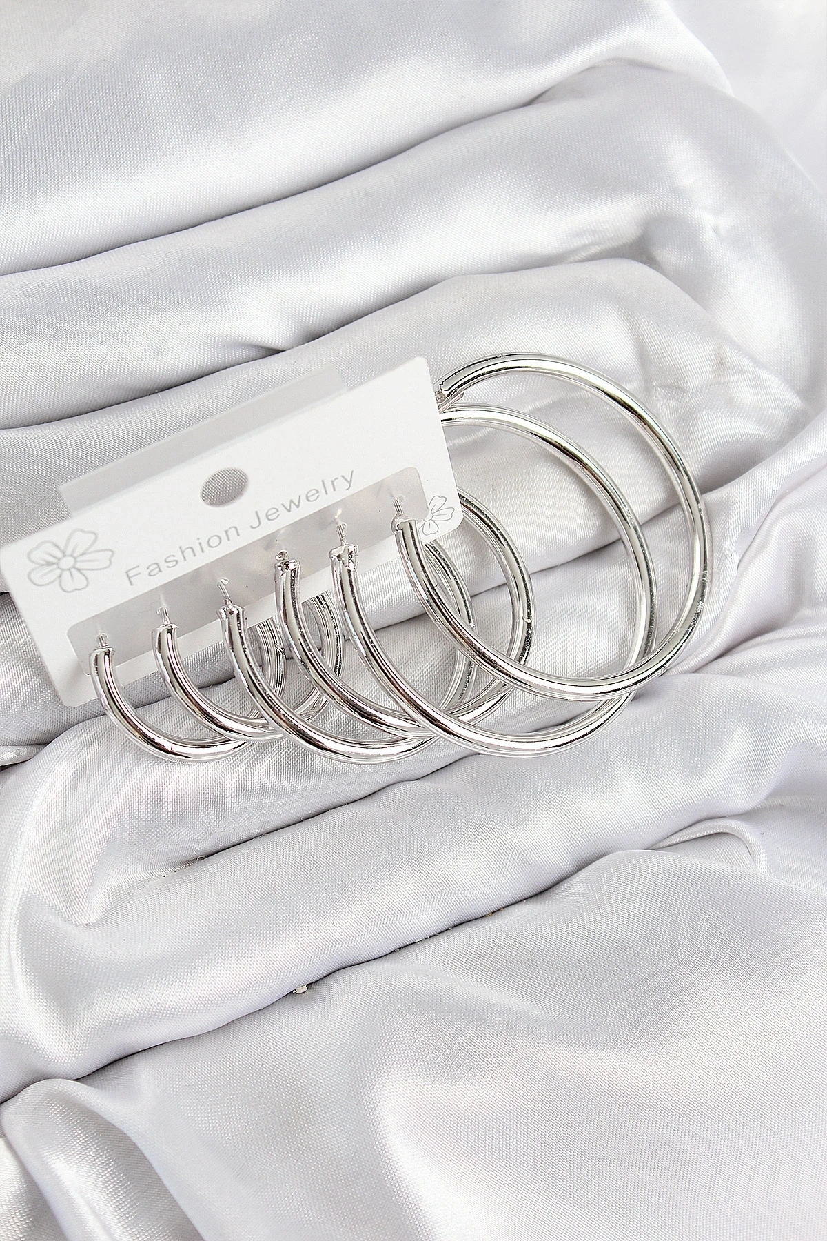 Pirinç Halka Model Gümüş Renk Kadın Set Küpe