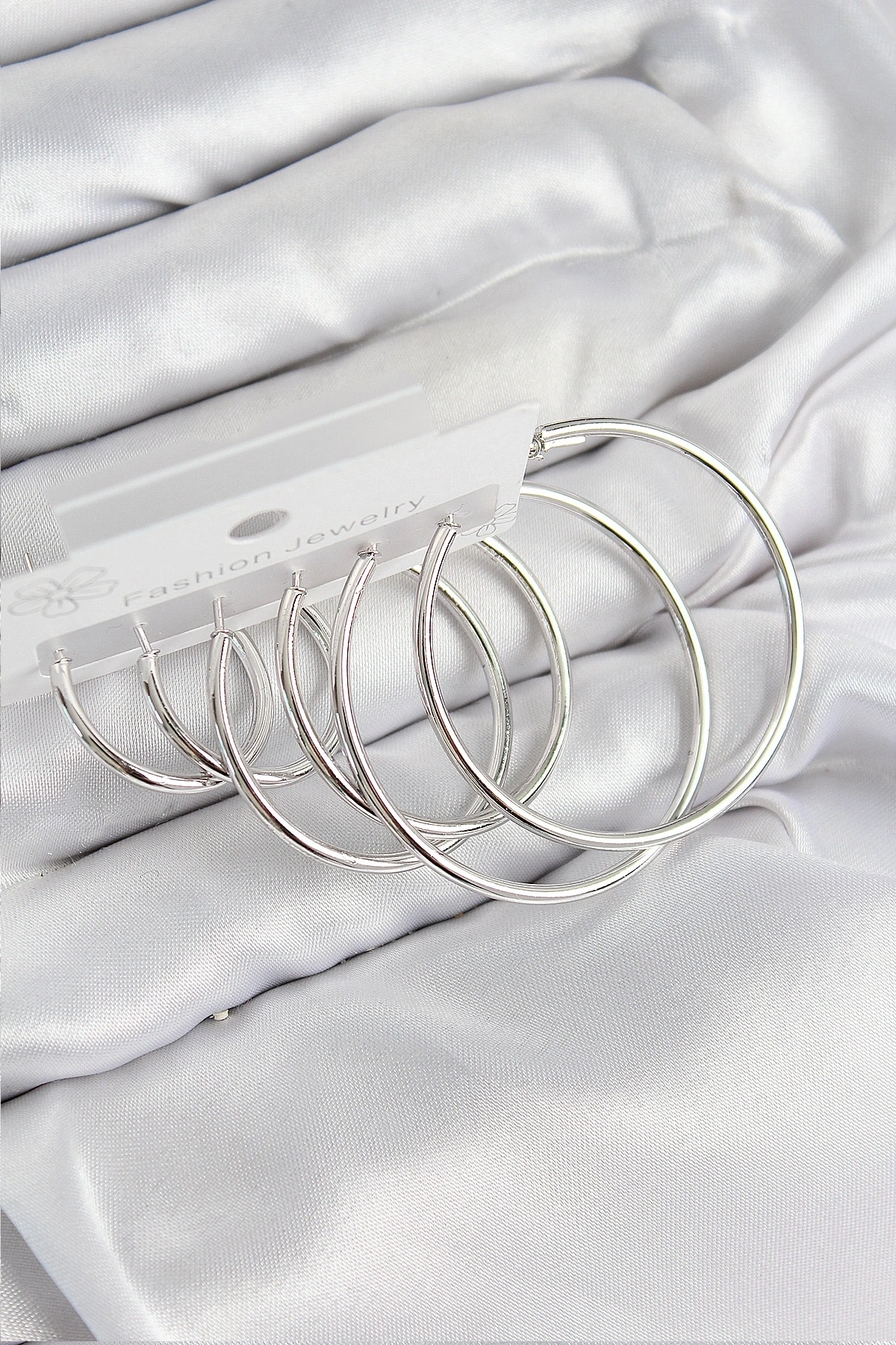 Pirinç Halka Model Gümüş Renk Kadın Set Küpe