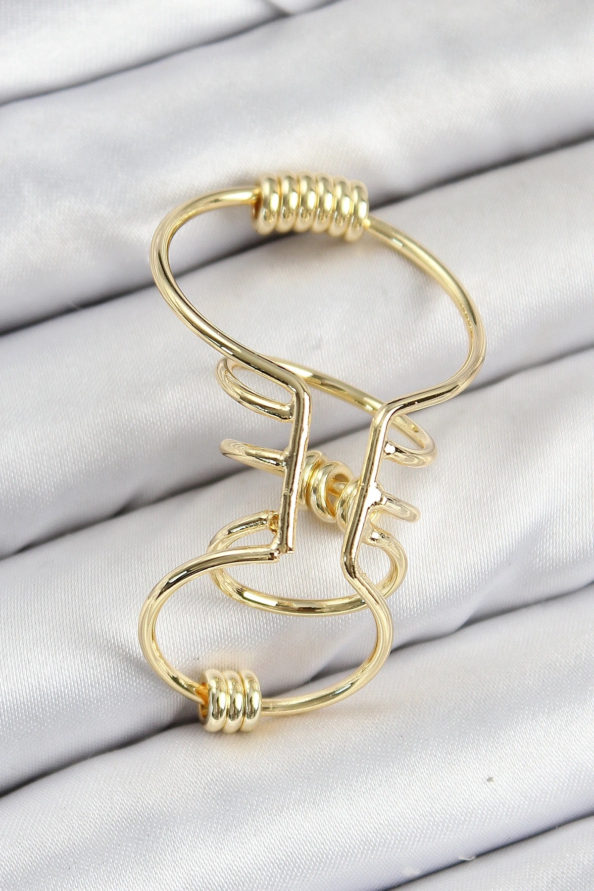 Pirinç Halkalı Model Gold Renk Kıkırdak Küpe