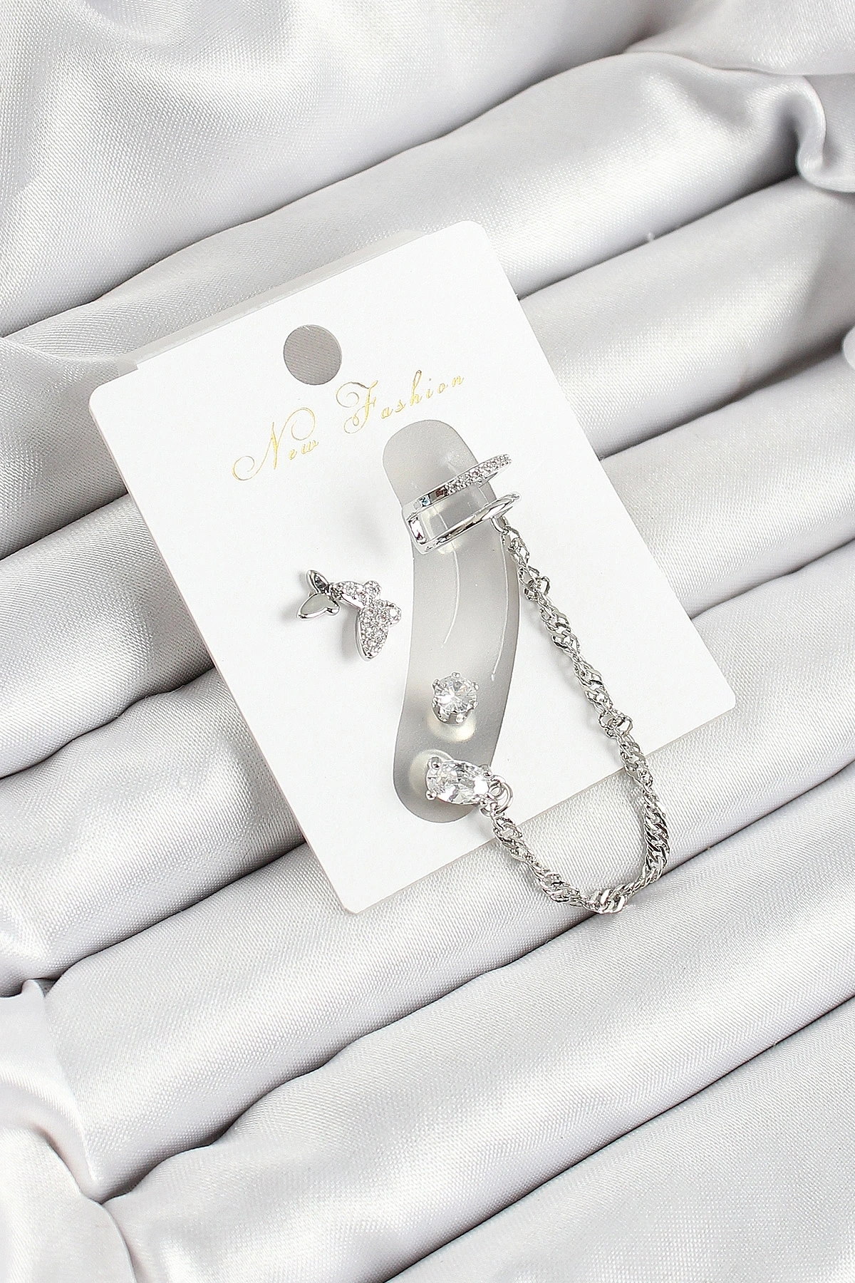 Pirinç Kelebek Figürlü Zirkon Taşlı Gümüş Renk 3lü Kıkırdak Kadın Küpe Set