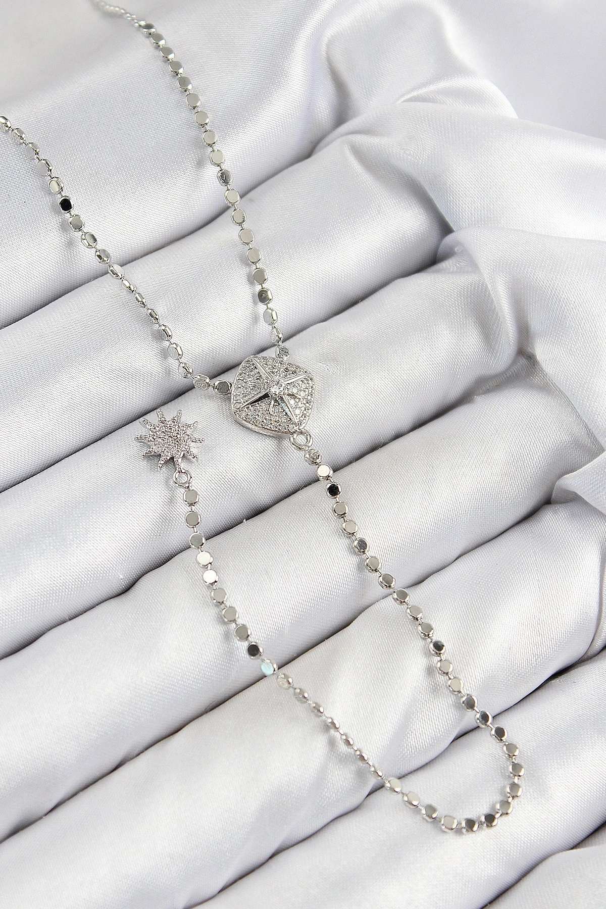 Pirinç Zirkon Taşlı Ezme Zincirli Madalyon Model Gümüş Renk Y Kolye