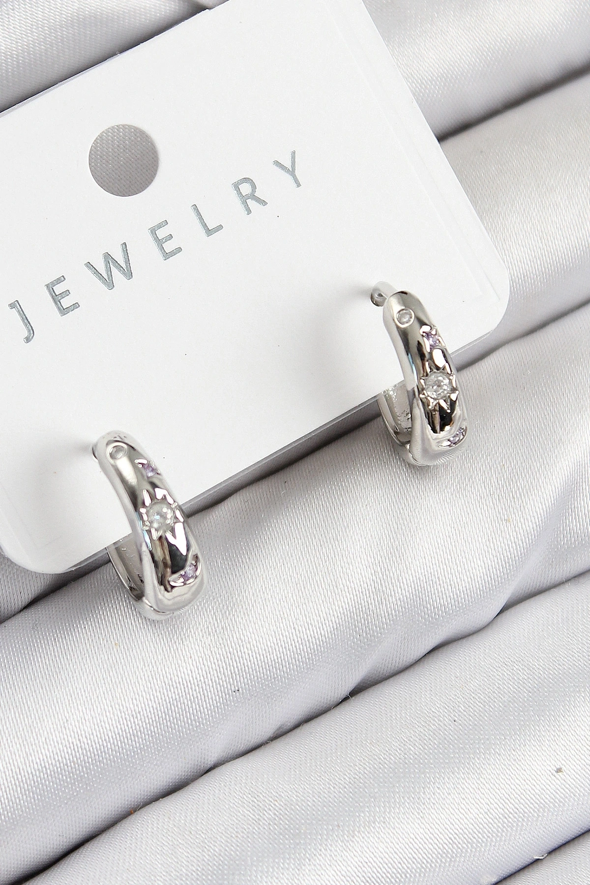 Pirinç Zirkon Taşlı Halka Model Gümüş Renk Kadın Küpe