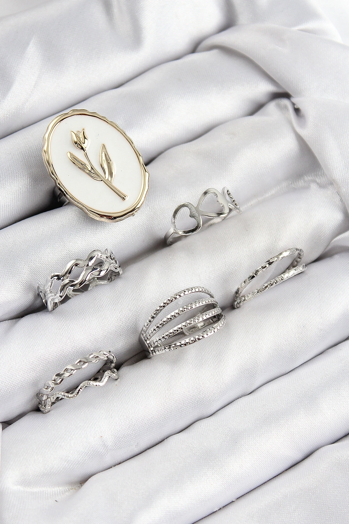 Pirinç Zirkon Taşlı Lale Model Gümüş Renk Kadın Yüzük Kombin Set