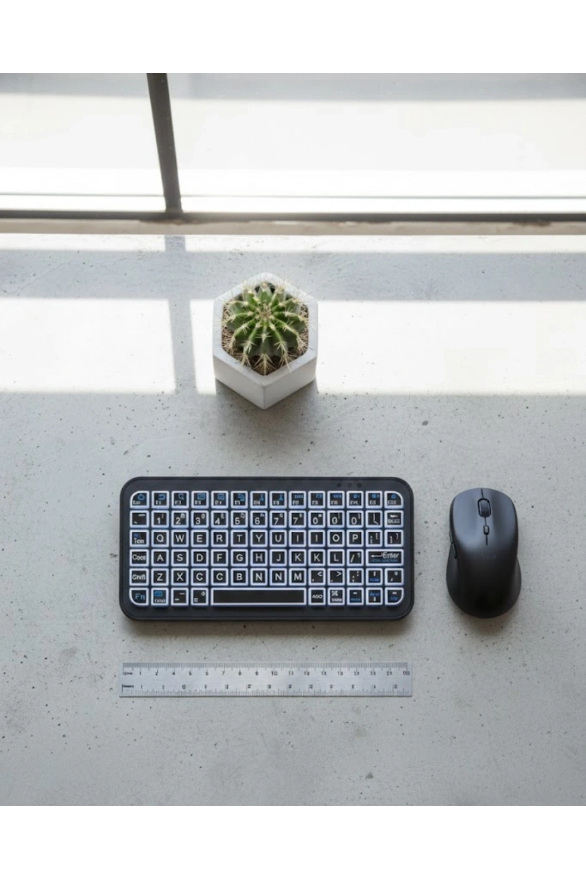 RGB Işıklı Kablosuz Mini Klavye 10 mm İnce Gövde