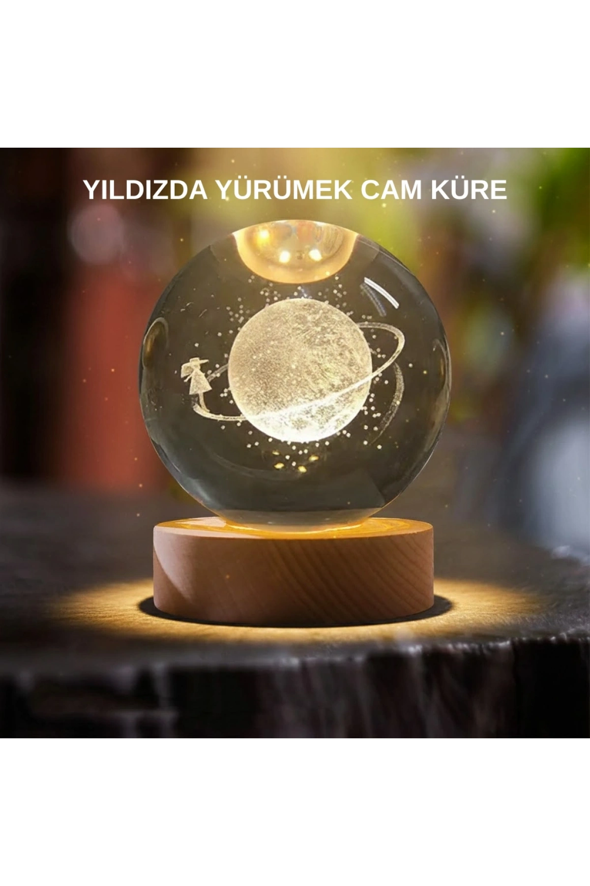 Sarı Işıklı Dekoratif Cam Küre Kız Figürlü Ahşap Standlı