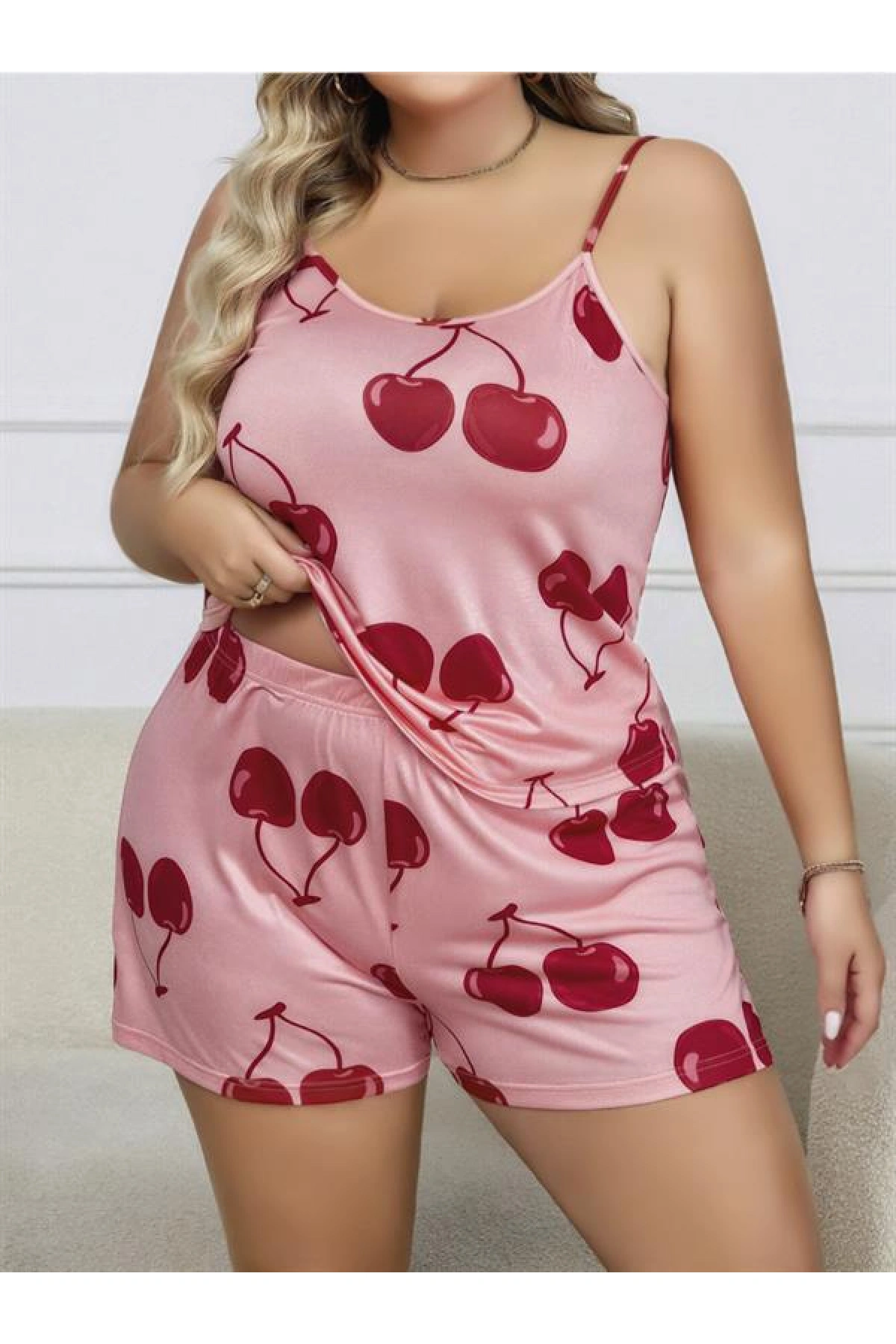 Arias Closet Büyük Beden Pembe Kiraz Desen İnce Askılı Pamuklu Şortlu Pijama Takımı
