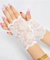 Beyaz Dantel Parmaksız Kısa Eldiven