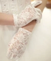 Beyaz Renk Kısa Dantelli Eldiven