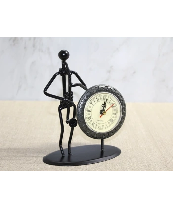 Metal Saatli Saksafon Çalan Müzisyen Alk4335