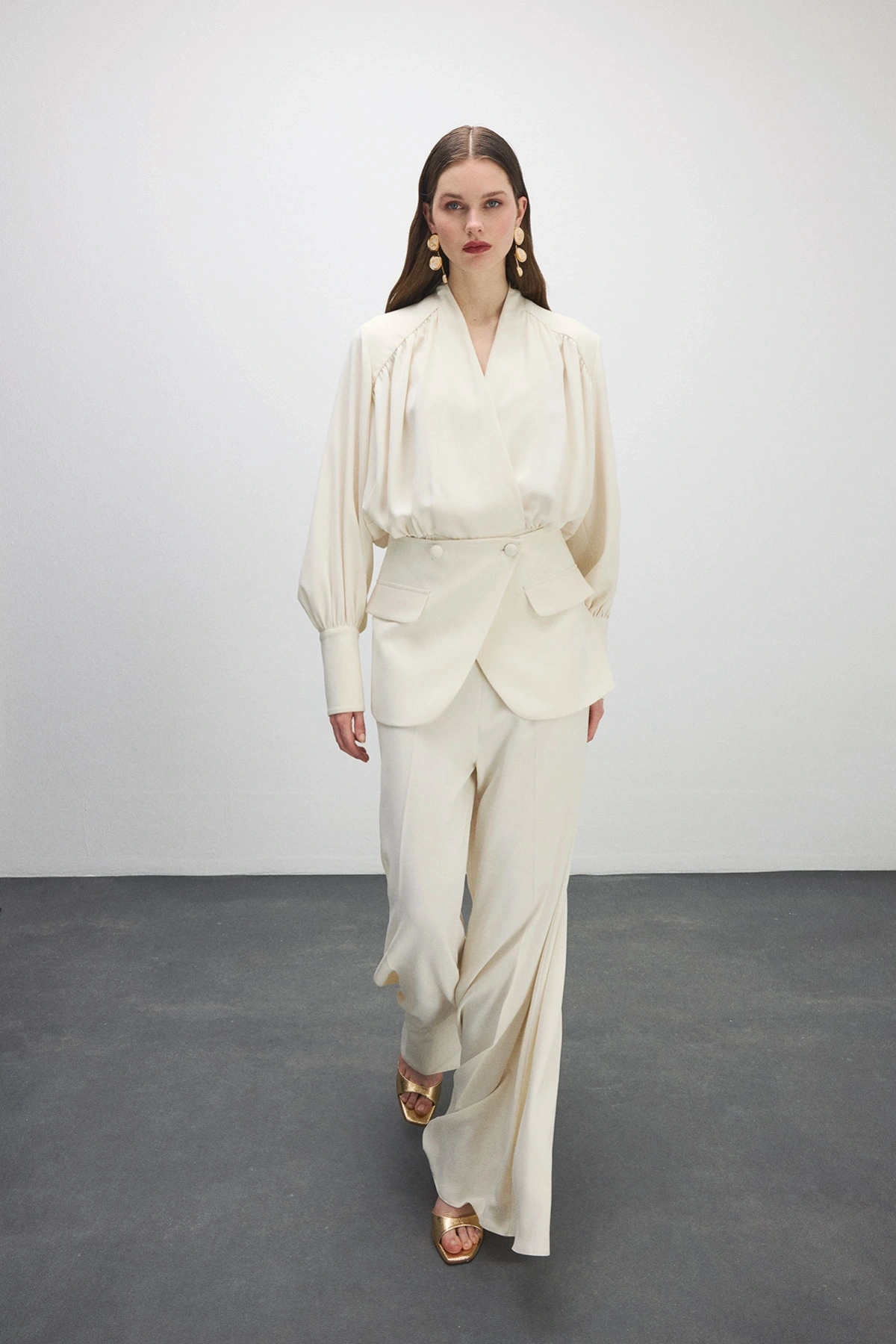 Blair V Yakalı Tulum Bej