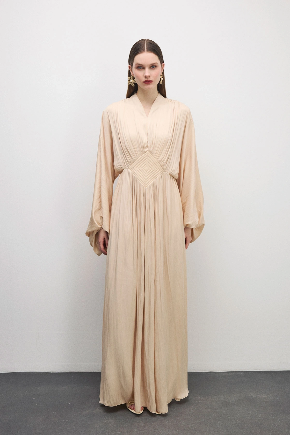 Elen Nakışlı Elbise Krem