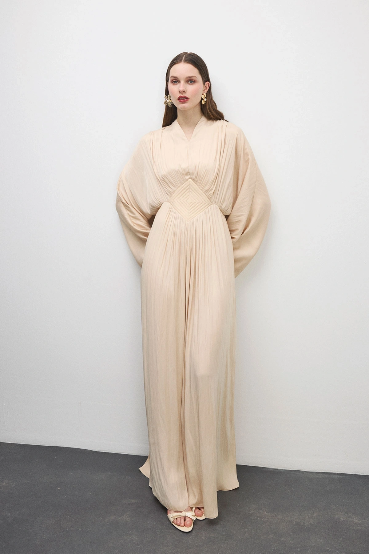 Elen Nakışlı Elbise Krem