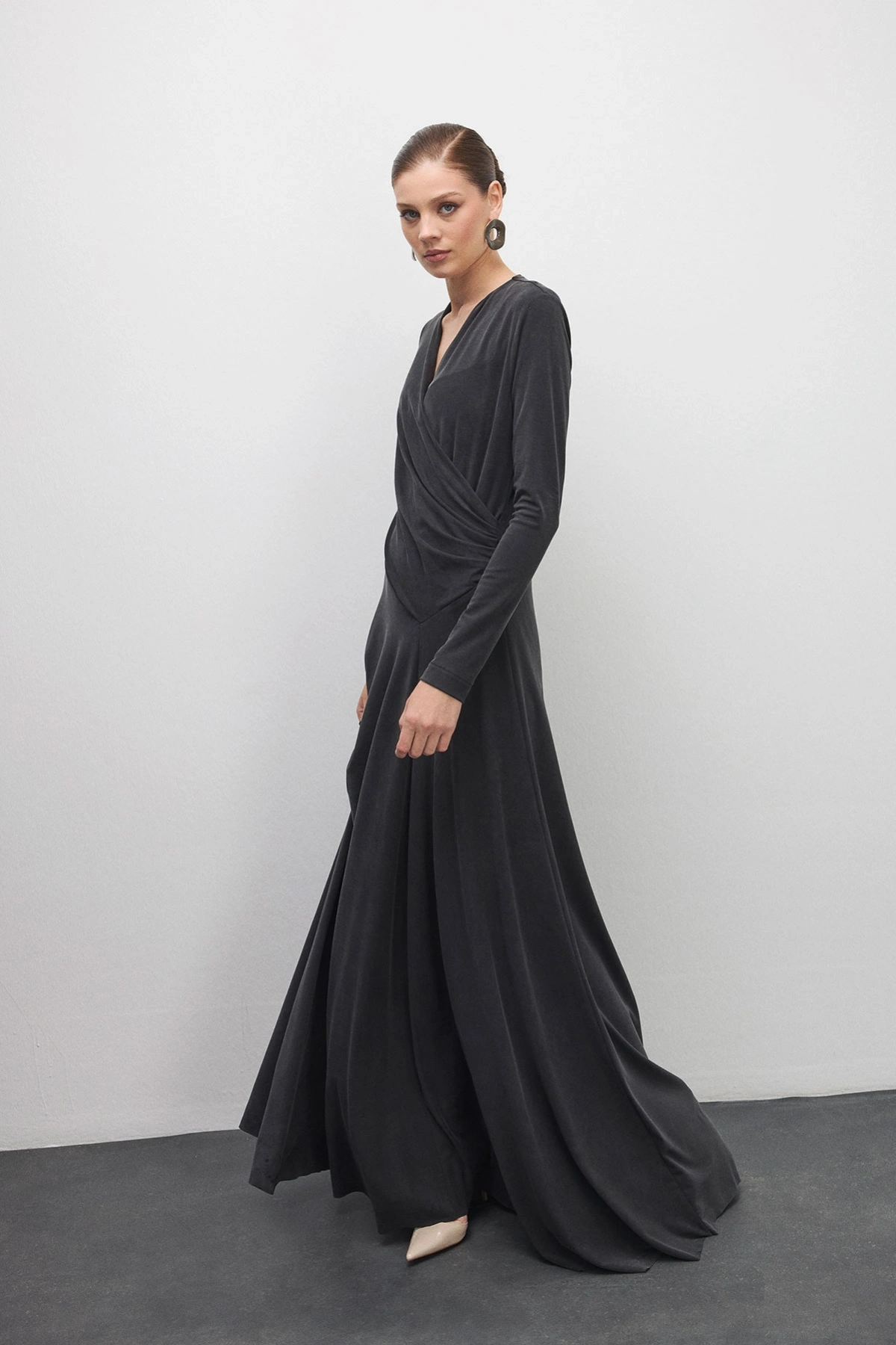 Alen Drapeli V Yaka Elbise Siyah