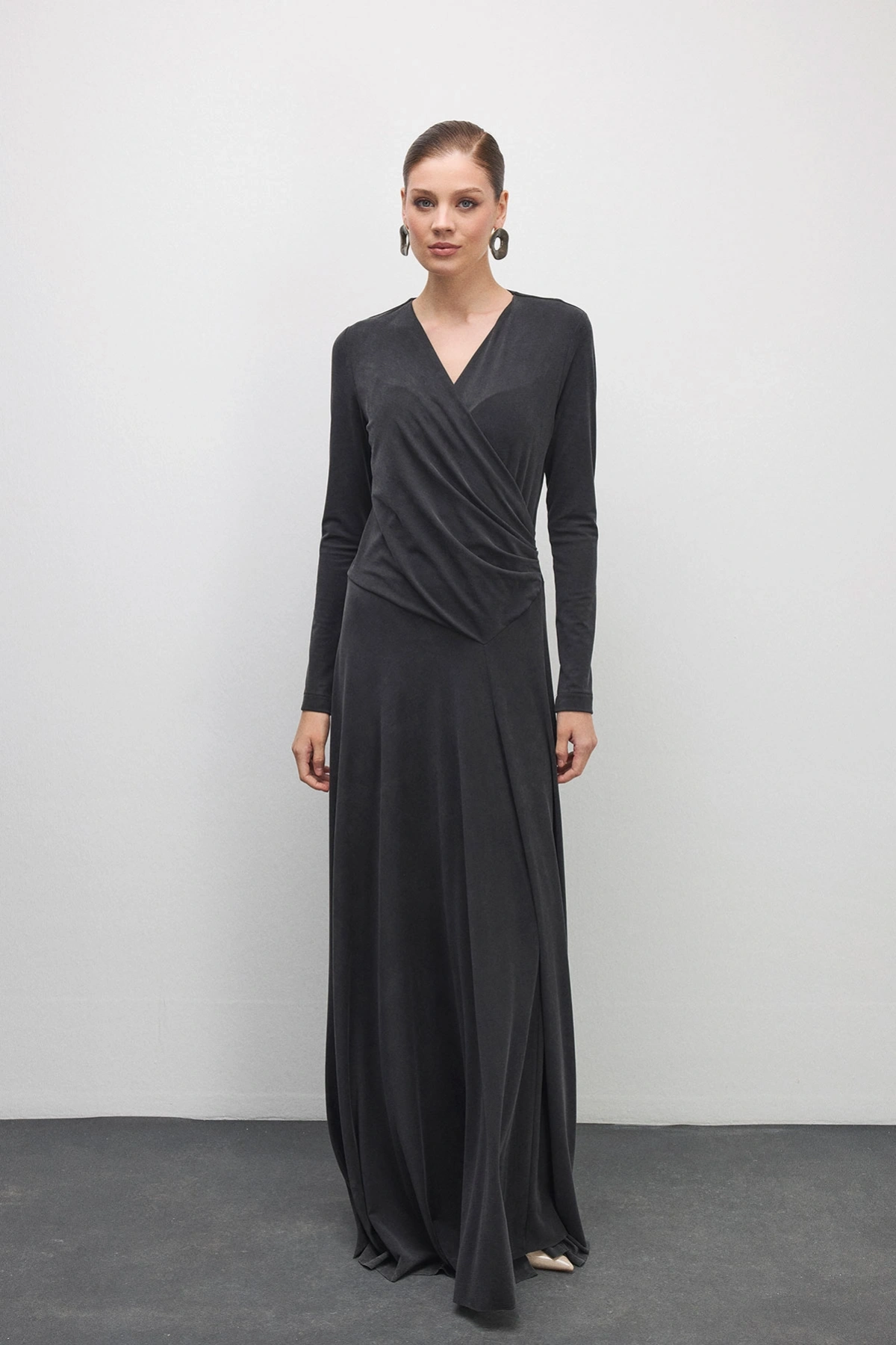 Alen Drapeli V Yaka Elbise Siyah