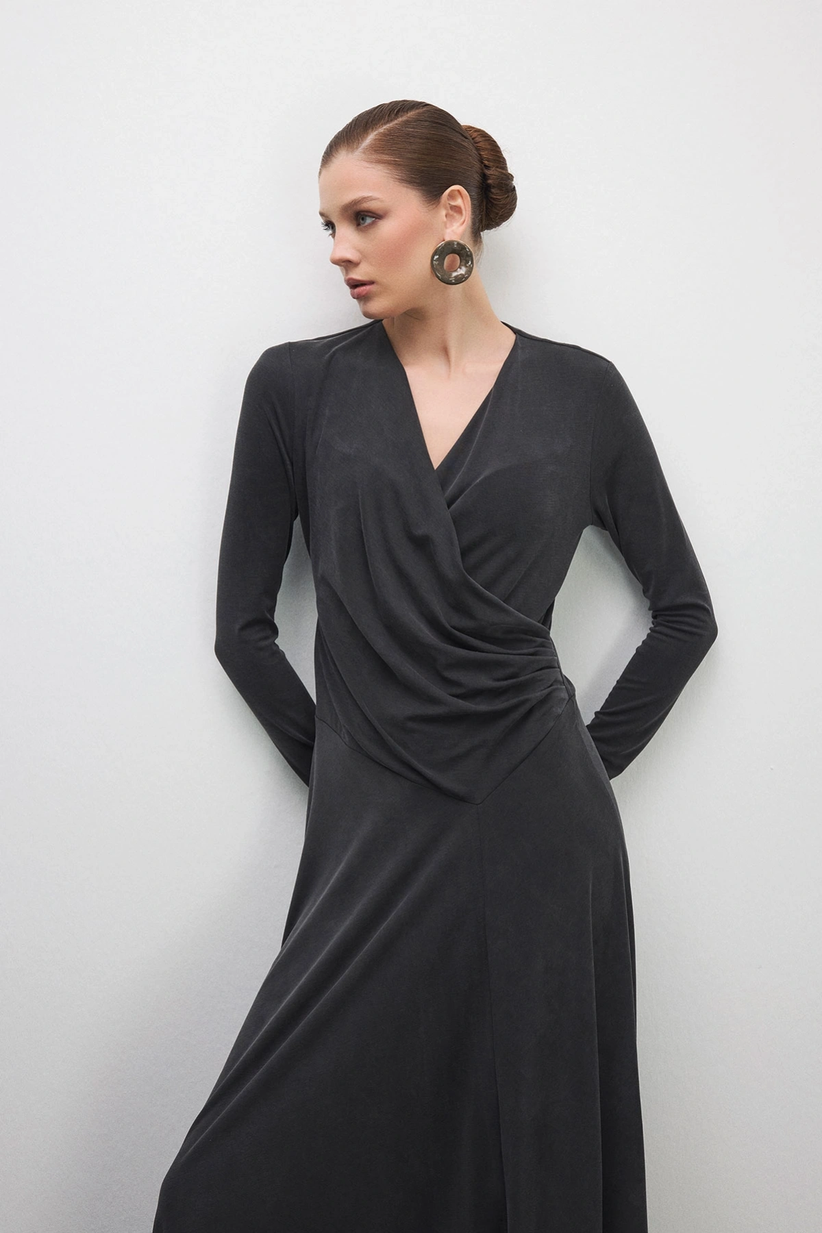 Alen Drapeli V Yaka Elbise Siyah