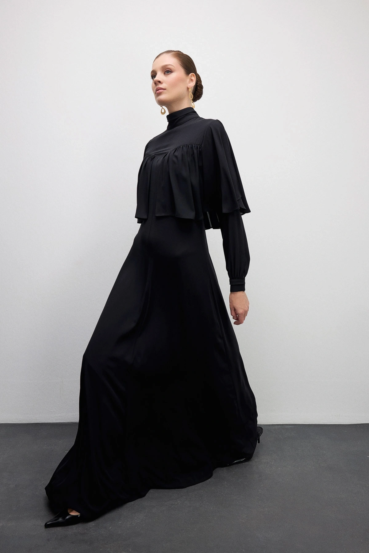 Essence Pelerinli Elbise Siyah