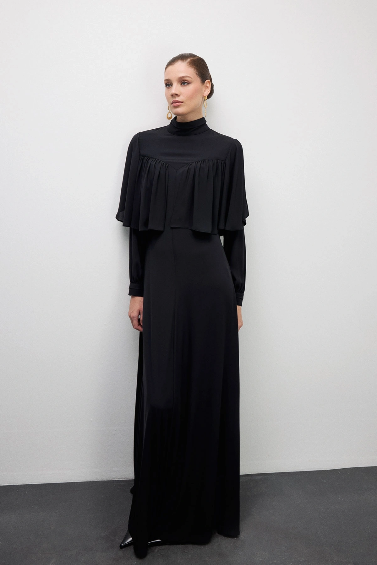 Essence Pelerinli Elbise Siyah