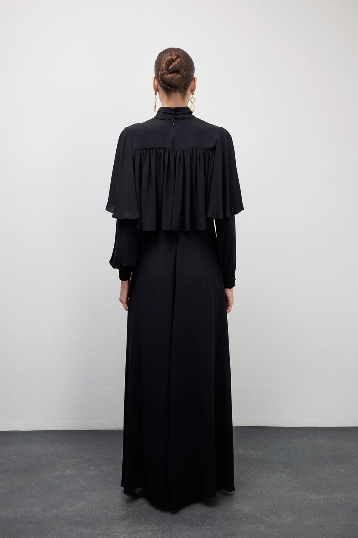 Essence Pelerinli Elbise Siyah