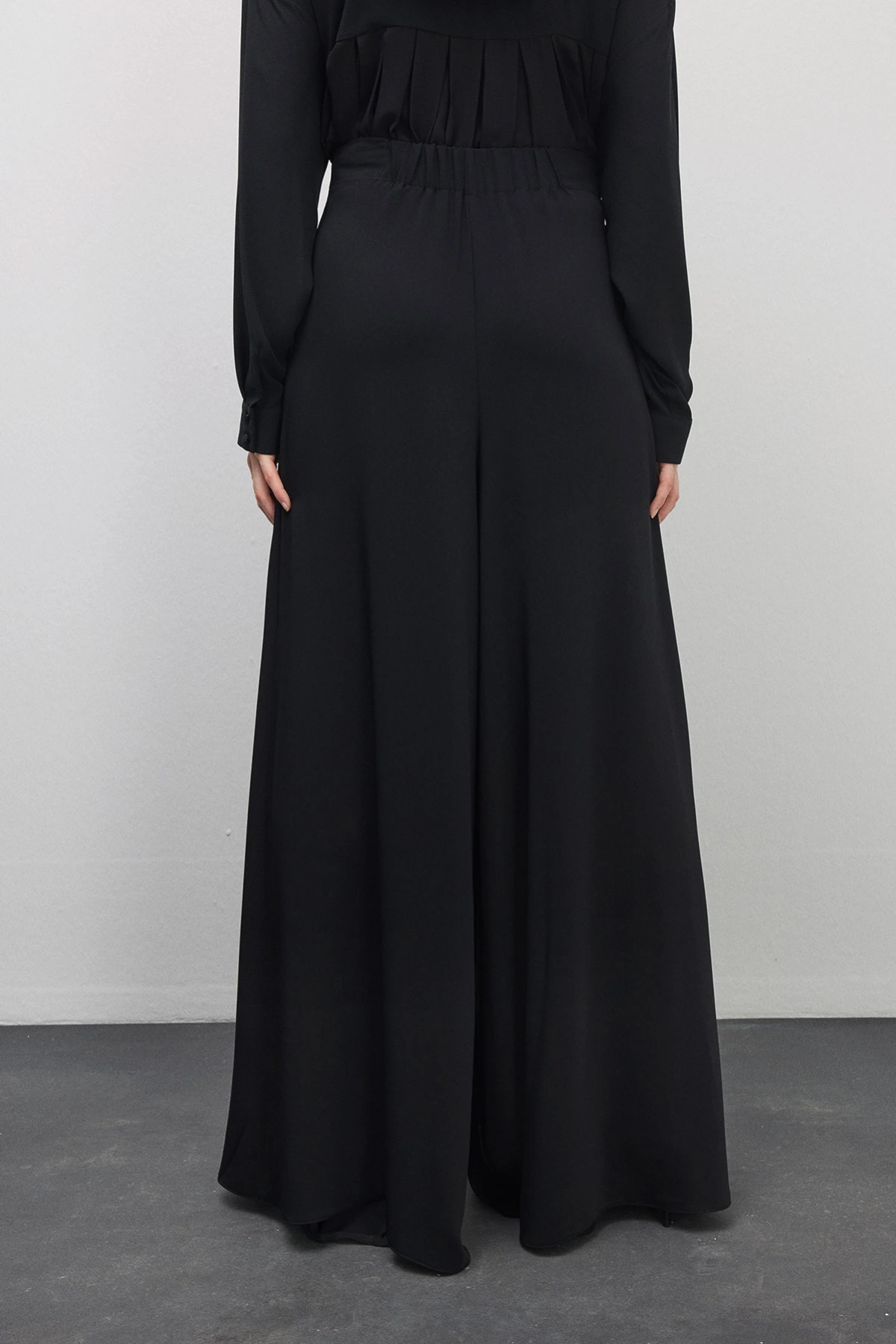 Valen Pileli Pantolon Siyah