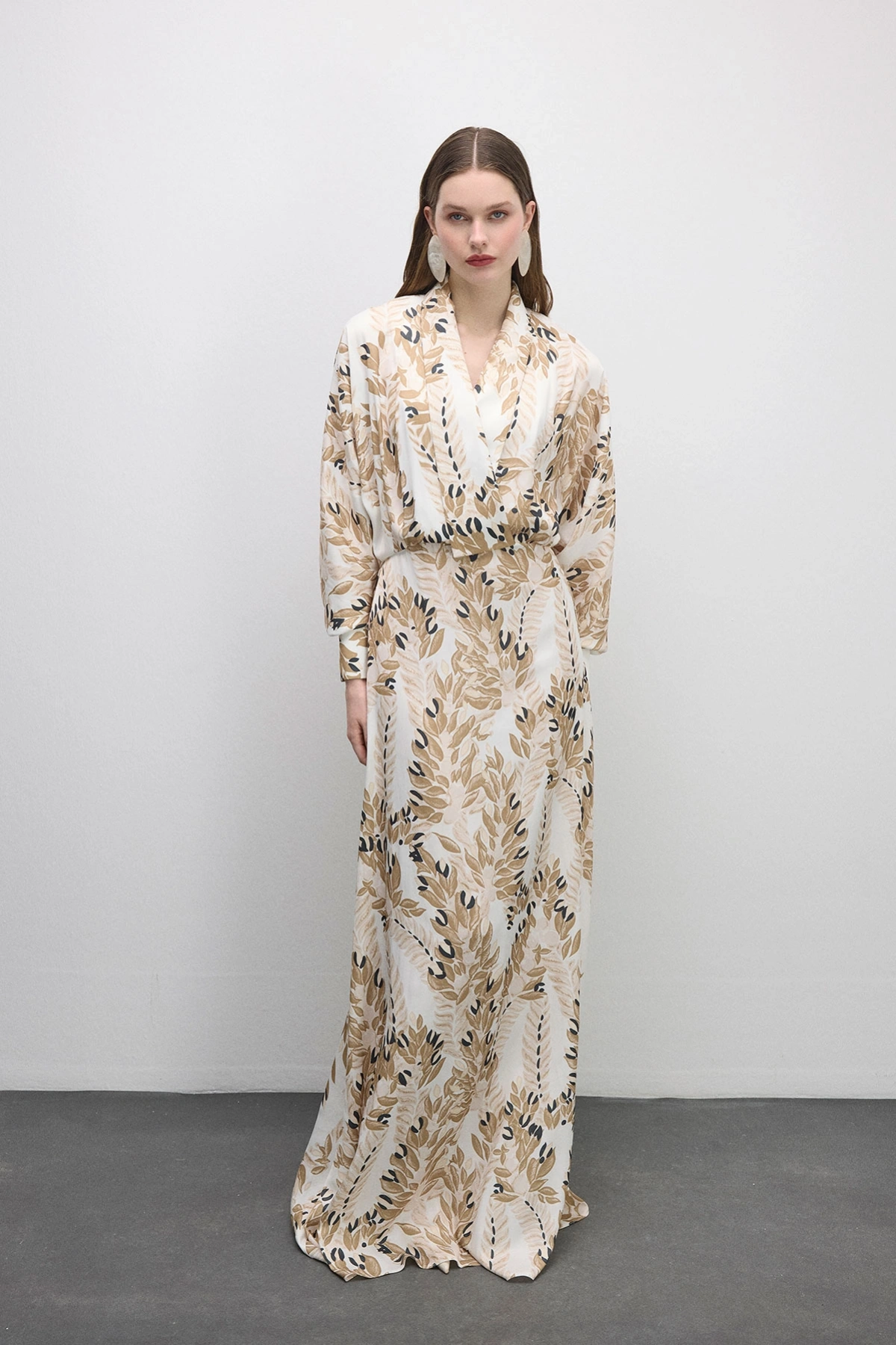 Velour Floral Desenli Elbise Bej