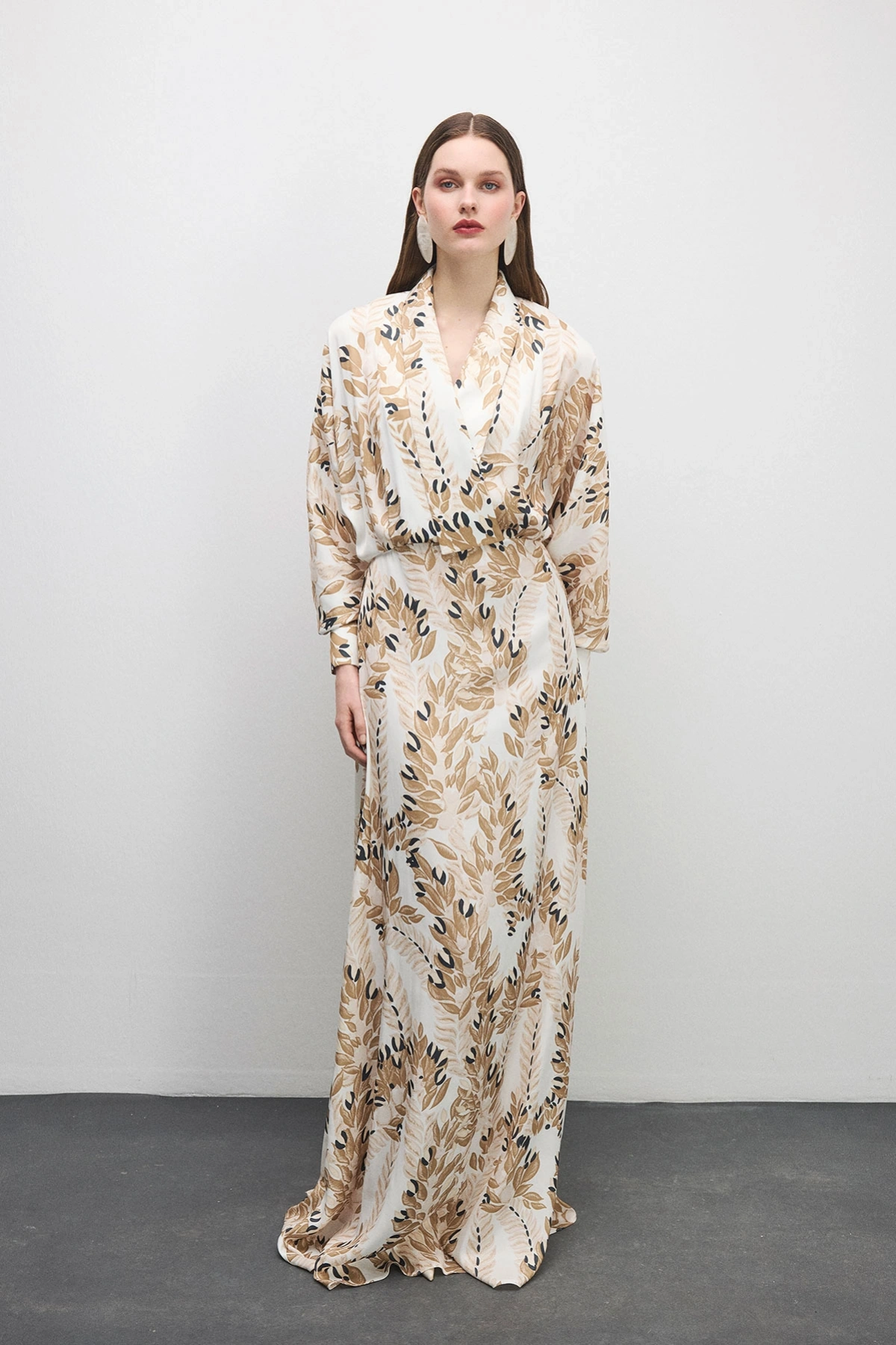 Velour Floral Desenli Elbise Bej