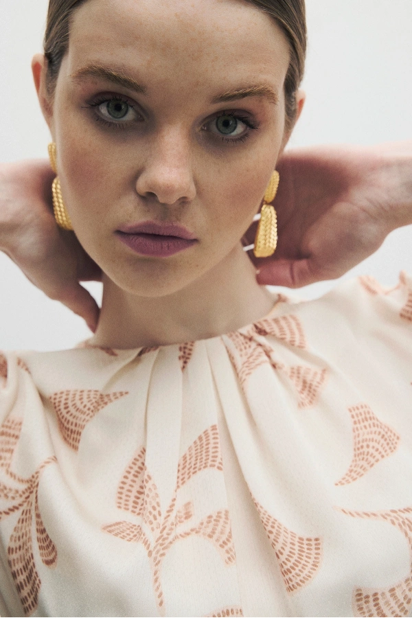 Vivian Elbise Ekru/Nude