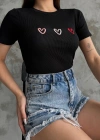 Üçlü kalp nakışlı bluz