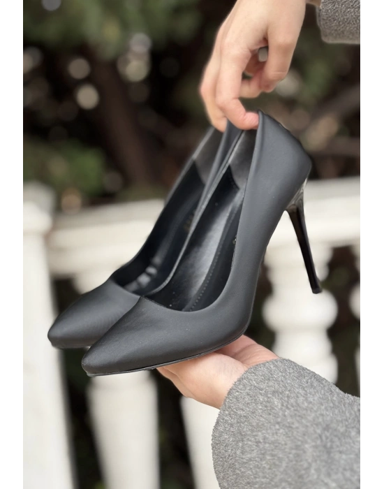 Hillar Siyah Saten Stiletto Ayakkabı
