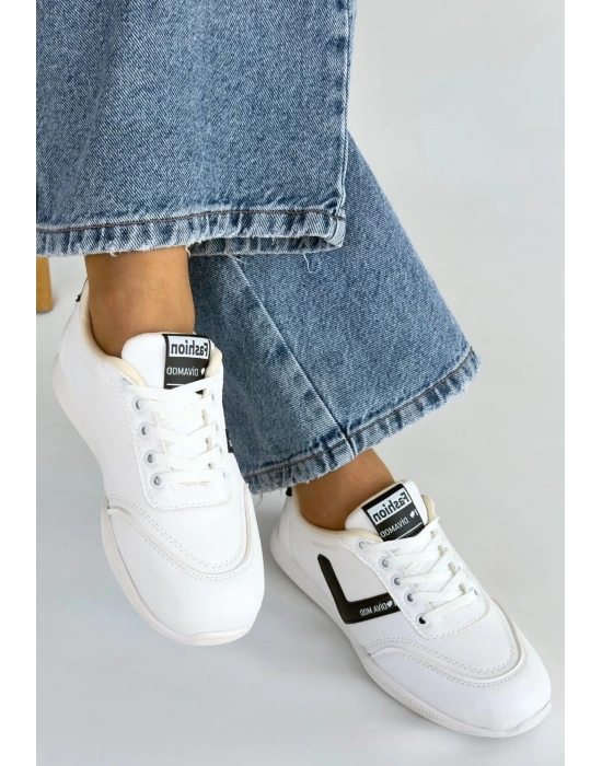 Jowen Beyaz Cilt Siyah Detaylı Bağcıklı Spor Ayakkabı