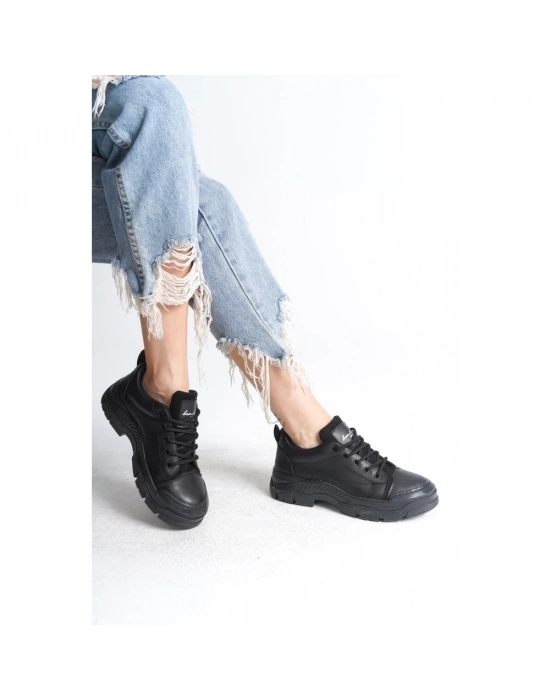 Jule Siyah Cilt Bağcıklı Spor Ayakkabı