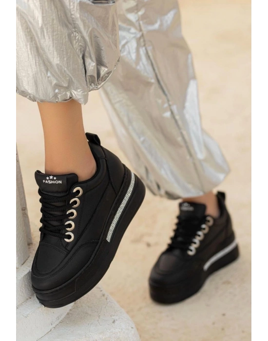 Lulu Siyah Cilt Bağcıklı Spor Ayakkabı