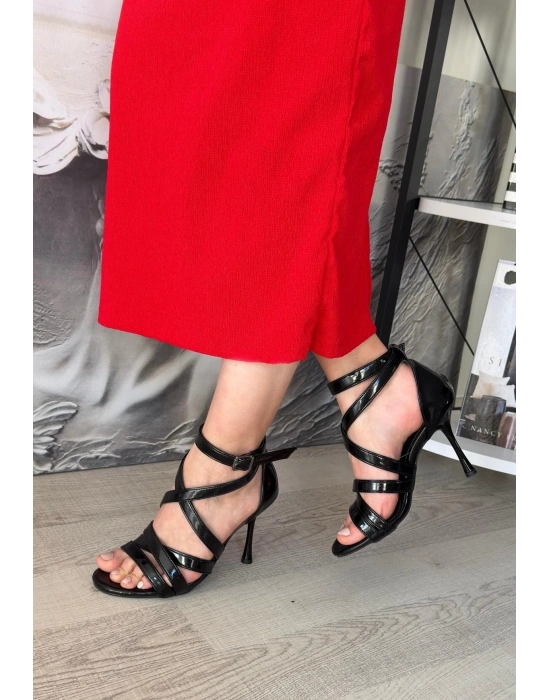 Mariya Siyah Rugan Topuklu Ayakkabı