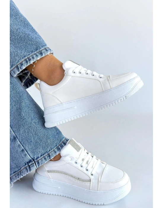 Natte Beyaz Cilt Bağcıklı Spor Ayakkabı