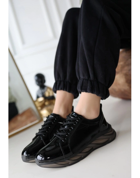 Piona Siyah Rugan Gri Tabanlı Spor Ayakkabı