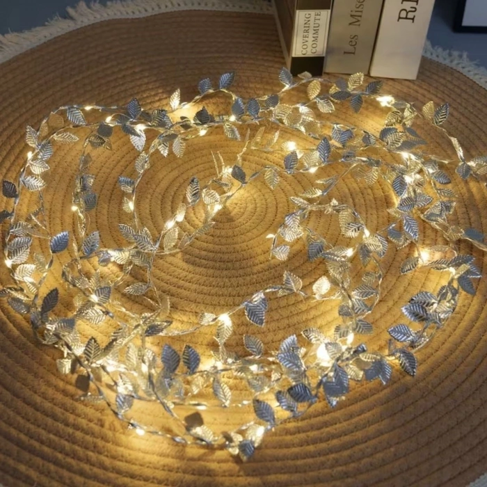 3 Metre Yaldızlı Gümüş LED Işık – Dekoratif Ortam ve Yılbaşı Aydınlatması