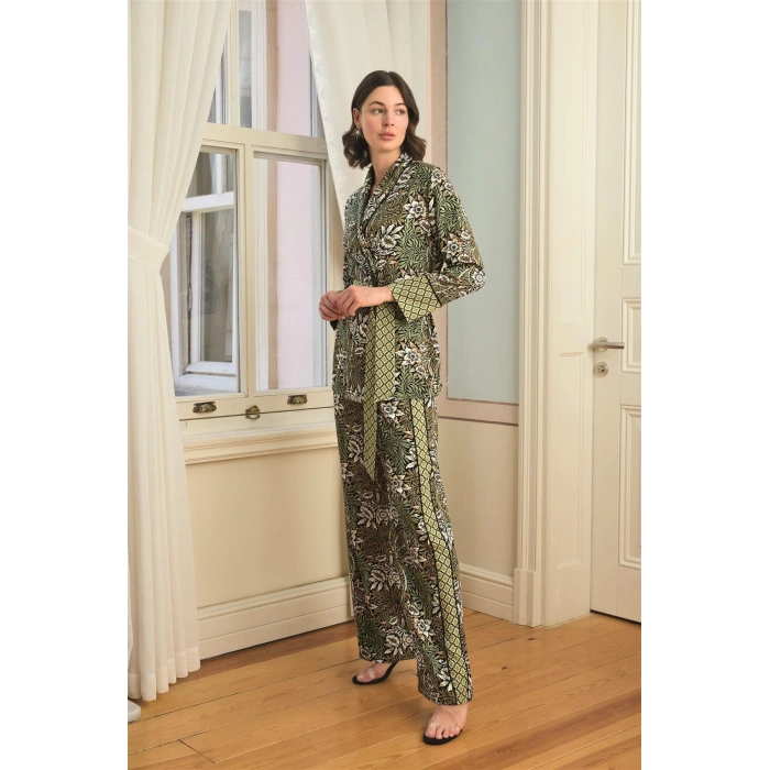 Arias Closet Çiçek Yaprak ve Etnik Desenli Pijama Takımı