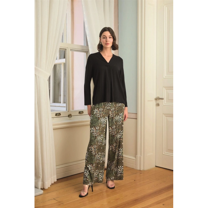 Arias Closet Çiçek Yaprak ve Etnik Desenli Uzun Kollu Pijama Takımı