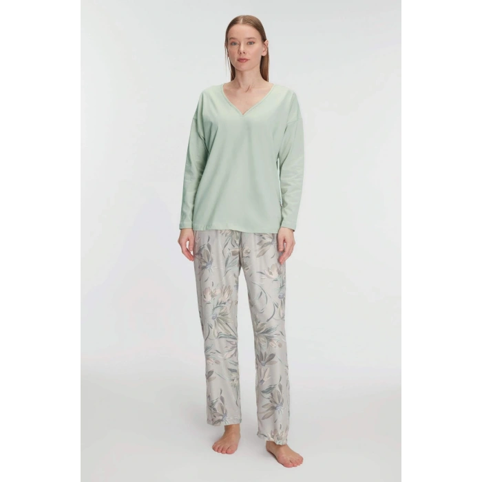 Arias Closet Uzun Kol V Yaka Pijama Takımı