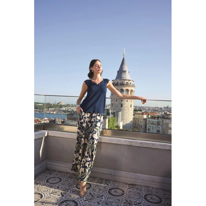 Arias Closet Yaprak Desenli ve Dantelli 3lü Pijama Takımı