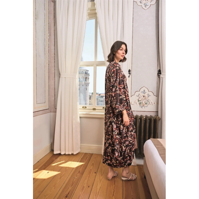 Arias Closet Yaprak Desenli Yırtmaçlı Dantelli ve Dekolteli Büyük Beden Sabahlık Takımı