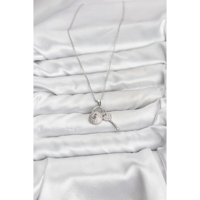 CEYLAN ADAM 316L Çelik Zincir Gümüş Renk Kilit Anahtar Model Zirkon Taşlı Kadın Kolye