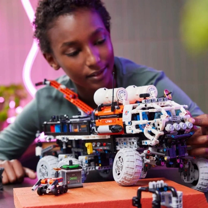 CEYLAN ADAM 42180  Technic Mars Ekibi Keşif Aracı 1599 parça +11 yaş