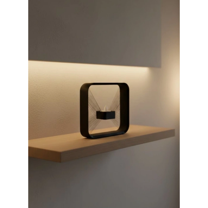 CEYLAN ADAM Askılı Kare Mumluk Duvar Dekoru Loş Salon ve Modern Mekanlar