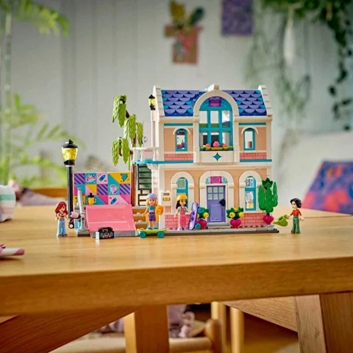 CEYLAN ADAM  Friends Liannin Aile Evi 42687