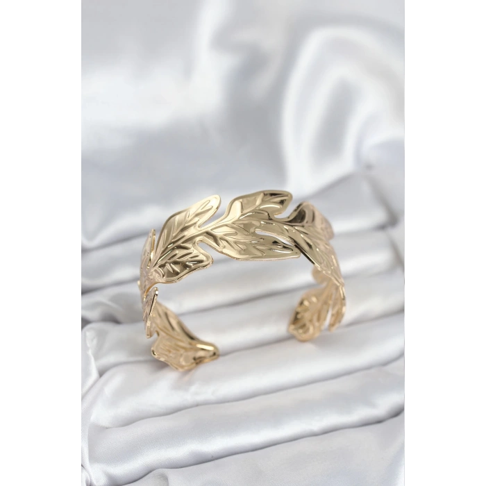 CEYLAN ADAM Gold Renk Pirinç Levha Yaprak Model Kadın Bileklik