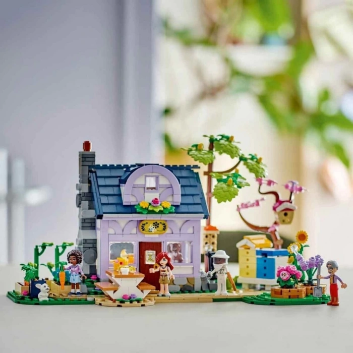 CEYLAN ADAM  LEGO Friends Arıcıların Evi ve Çiçek Bahçesi 42669